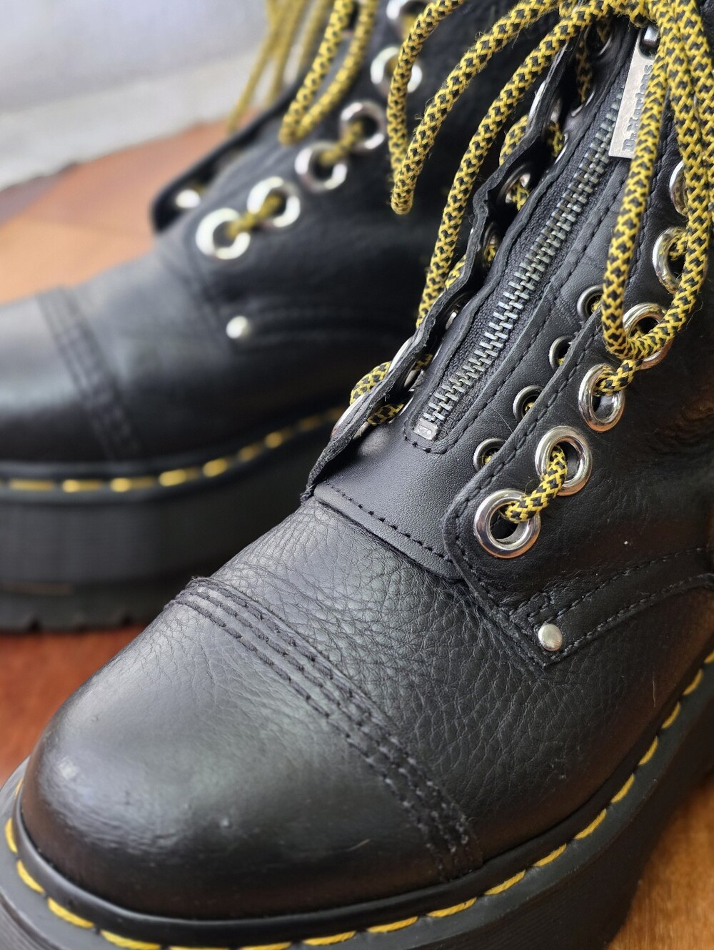 Dr. Martens Sinclair Hi Max Pisa Leather Platform Zip Boots Black Women's 7 - Picture 13 of 15